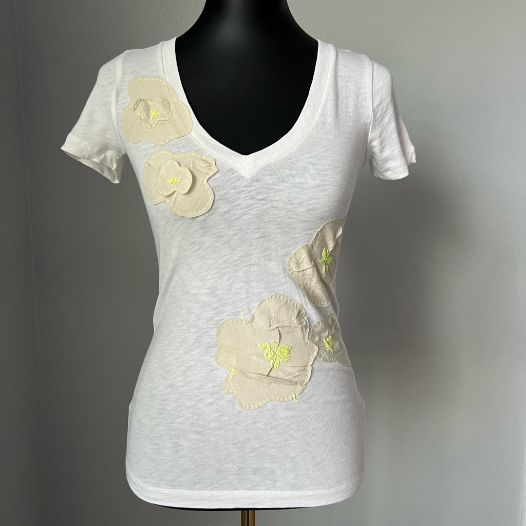 J. Crew White Short Sleeve V-Neck Tee With Floral Appliqu, Size Xs